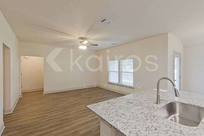 Building Photo - 8049 Hendrick Dr