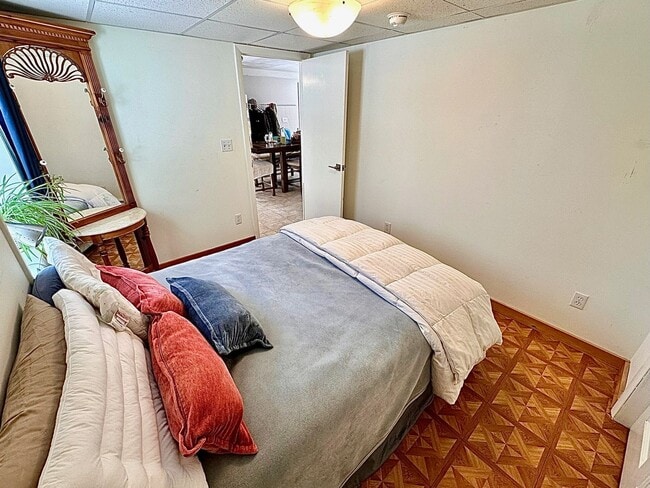 Building Photo - Bright & Airy Home Near Brettun’s Pond – Scenic Views & Modern Comfort