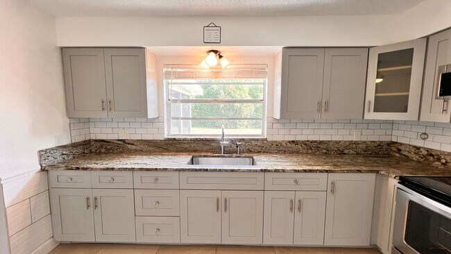 Building Photo - Charming 2-Bedroom Home with Solar Panels ...