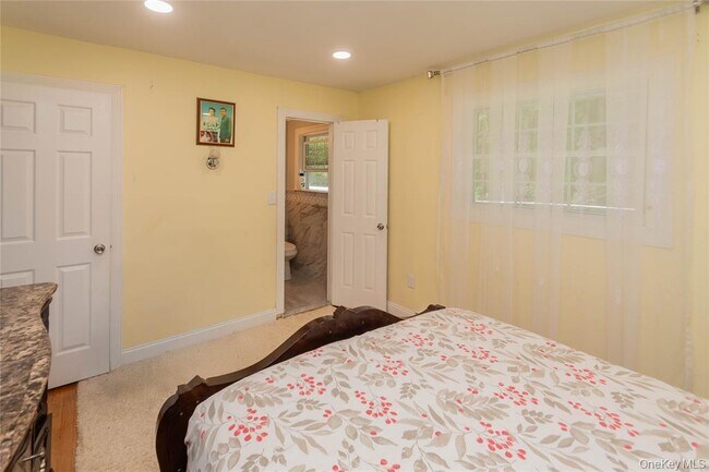 Building Photo - 65 Berkshire Trail