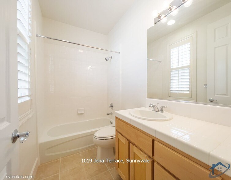 Building Photo - 1019 Jena Ter