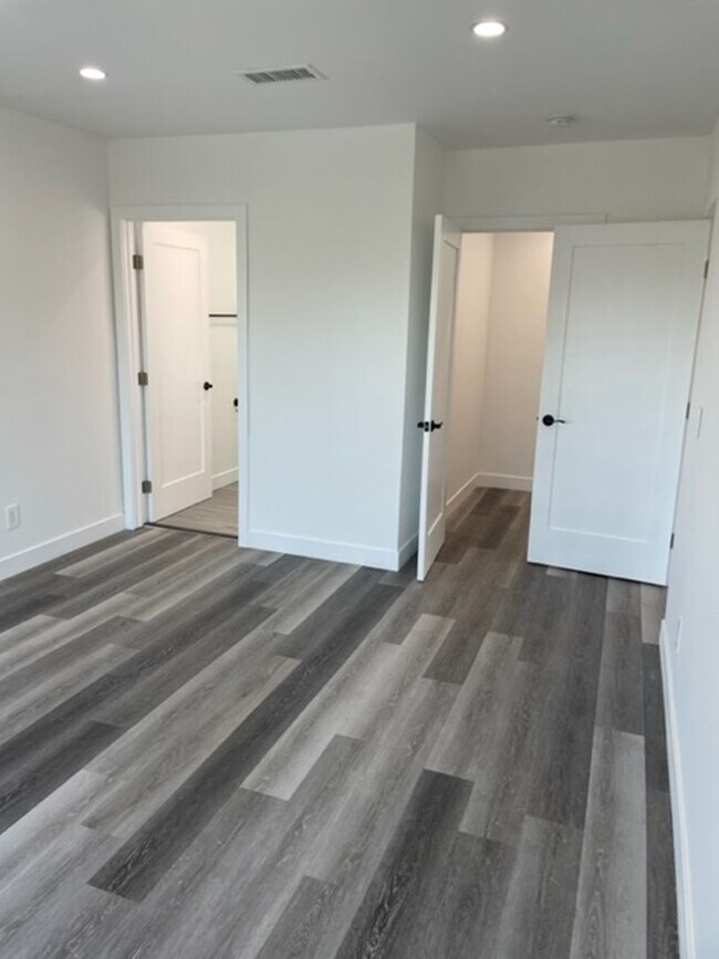 Building Photo - 20811 Tiara St