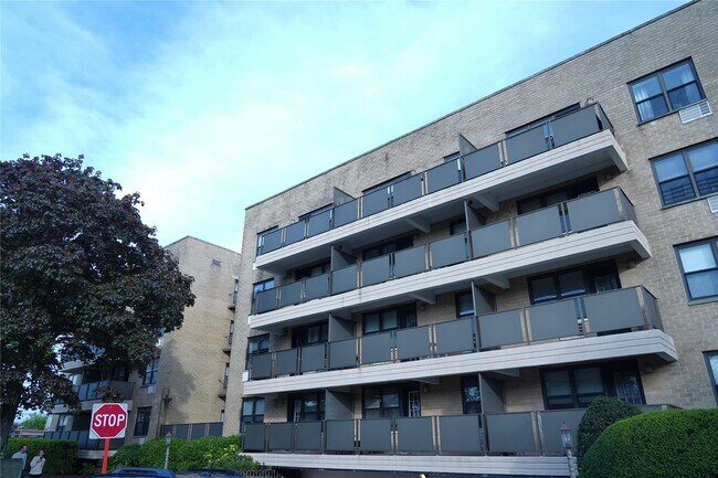 Building Photo - 101 Jackson Ave