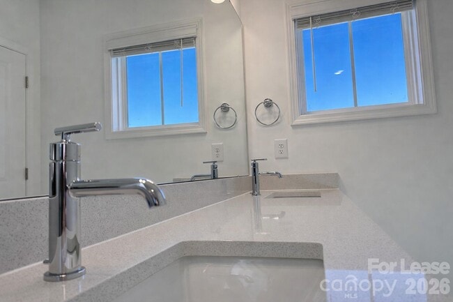 Building Photo - 9458 Senator Royall Dr