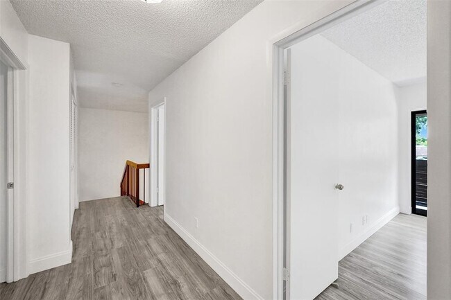 Building Photo - 103 Heatherbrook Way