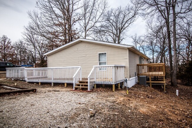Building Photo - 3 bedroom house on 4 acres