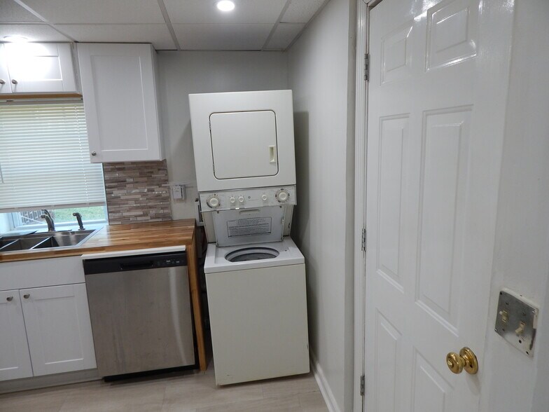 Dishwasher and Washer/Dryer - 3388 Harrison Rd