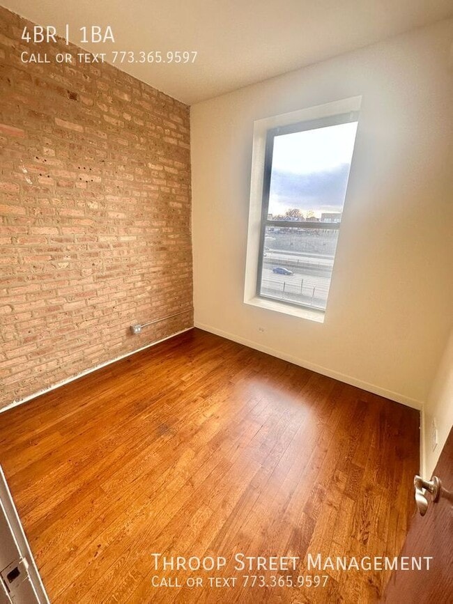 Building Photo - 5709 S Wentworth Ave