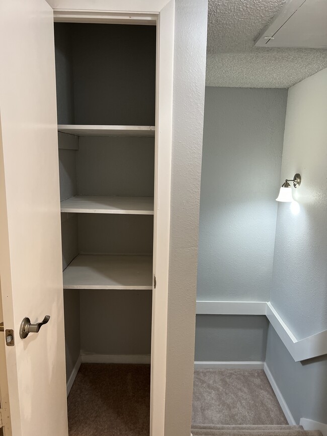 Building Photo - 711 Harbour Town Dr
