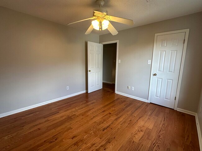 Building Photo - 9163 Berry Garden Cir S