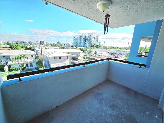 Building Photo - 7440 Harding Ave