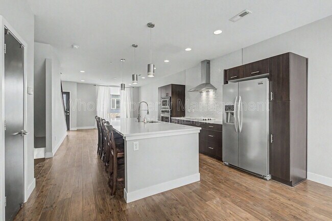 Building Photo - 5737 W 17th Ave