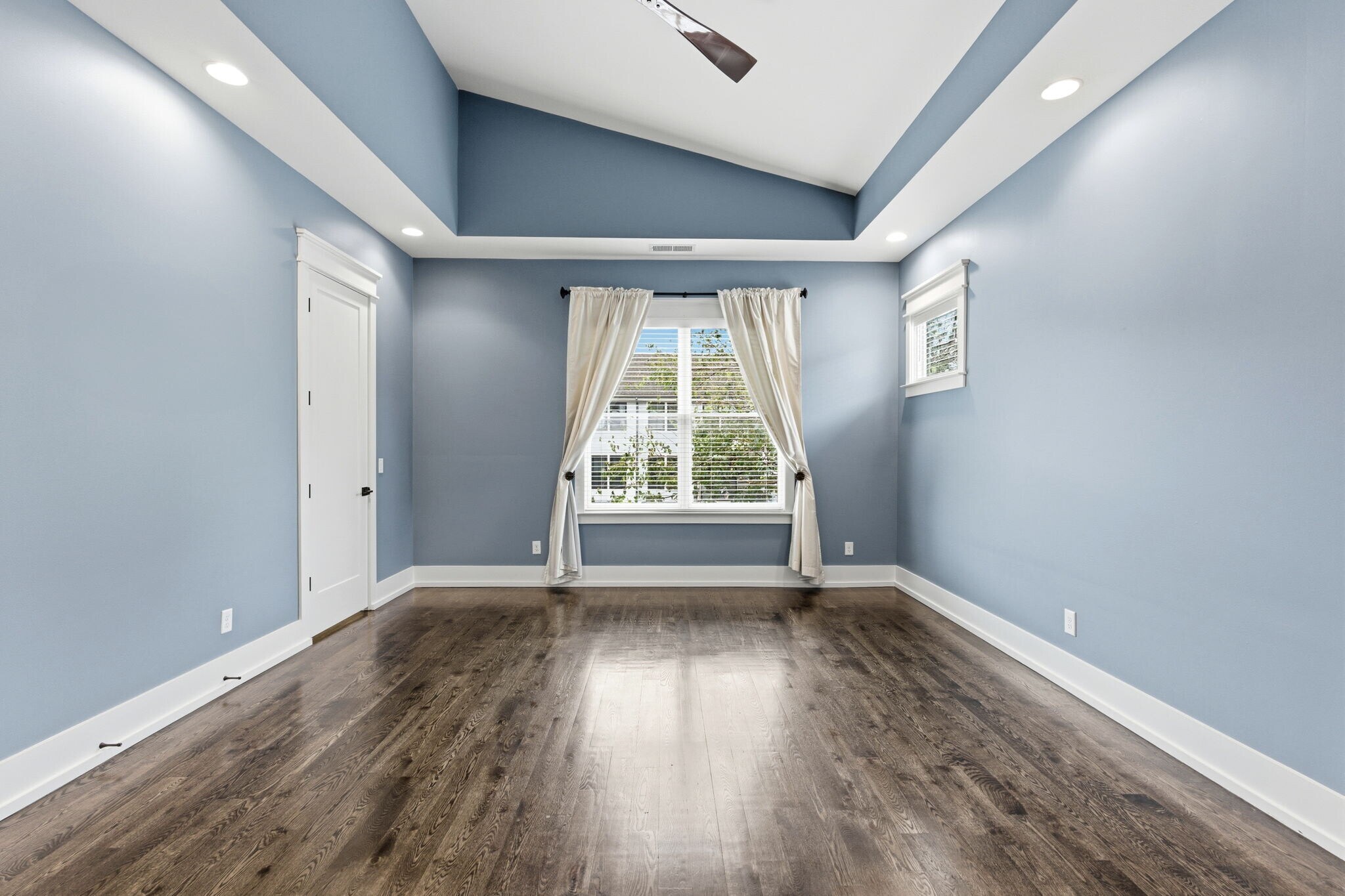 Building Photo - 1708B 15th Ave S