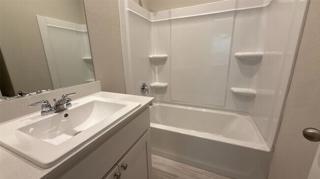 Building Photo - 3025 Pecan Farm Ln
