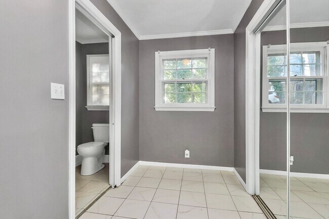 Building Photo - Beautiful Three Bedroom Home in Westerwood Subdivision!