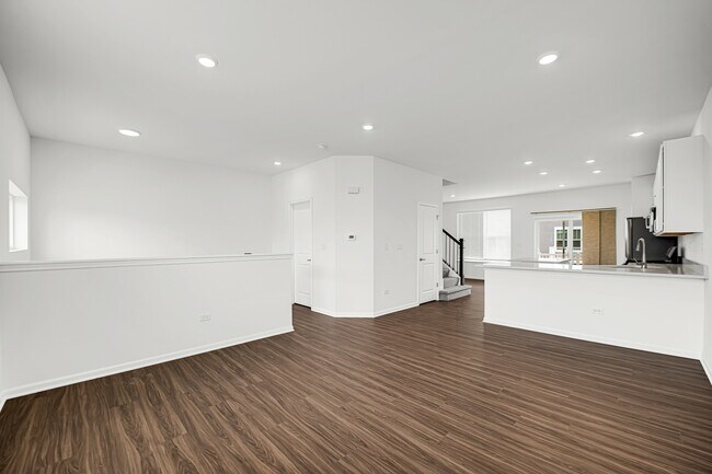 Building Photo - 25720 W Yorkshire Dr