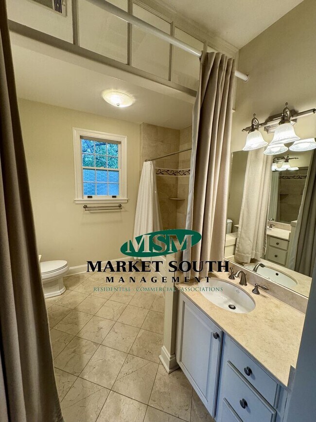 Building Photo - ARDSLEY PARK GEM- AVAILABLE NOW!  APPOINTM...