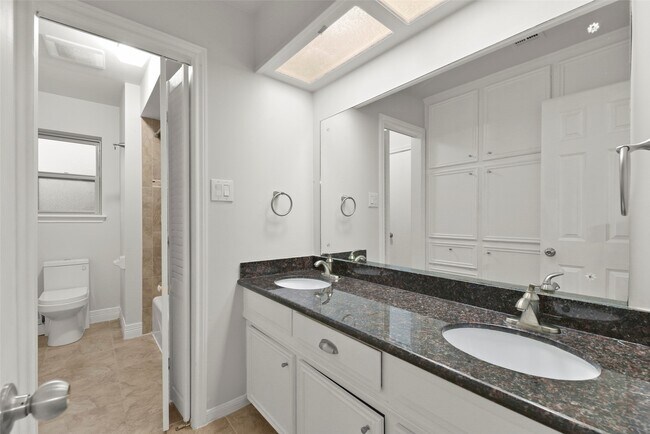 Building Photo - 3838 Glenheather Dr