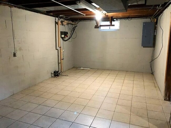 Building Photo - 336 Beverly Dr