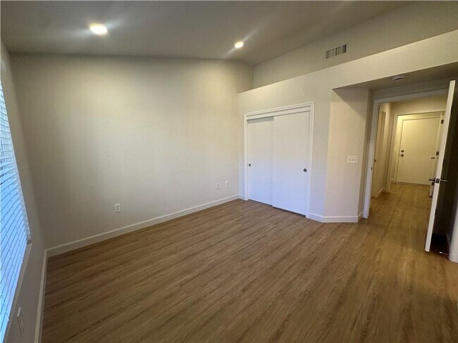 Building Photo - Summerlin 55+ Active Resort!!  Country Clu...