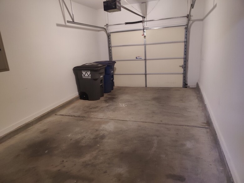 Garage - 5254 Cottage Ln