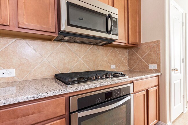 Building Photo - 1608 Nacogdoches Valley Dr
