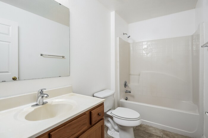 Building Photo - 508 Mallard Ct