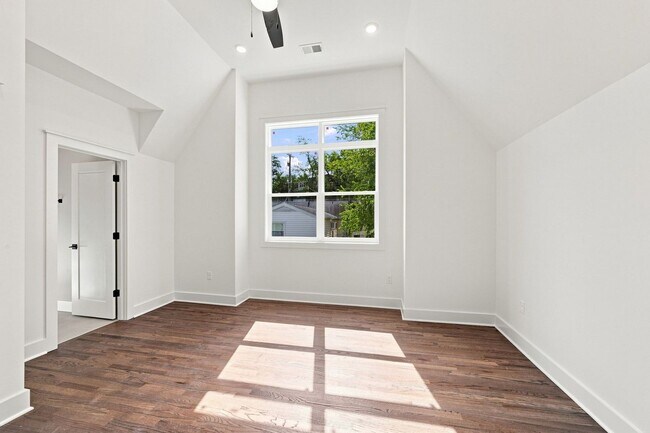 Building Photo - 508 Waycross Dr
