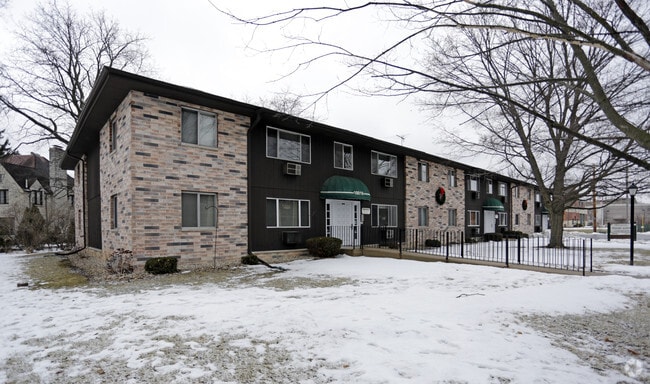 Building Photo - Forest Acres Apartments