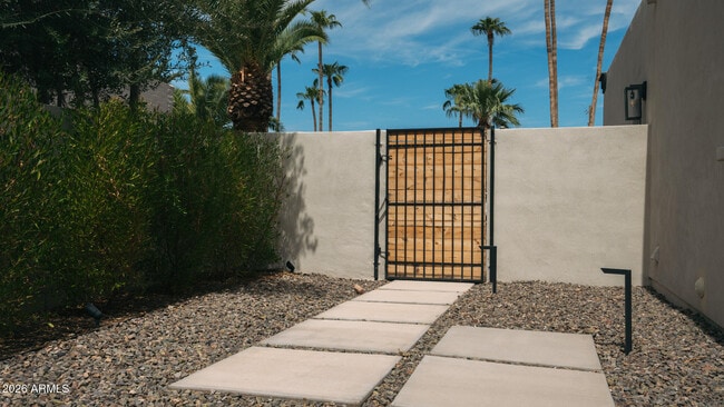 Building Photo - 8743 E Bonita Dr