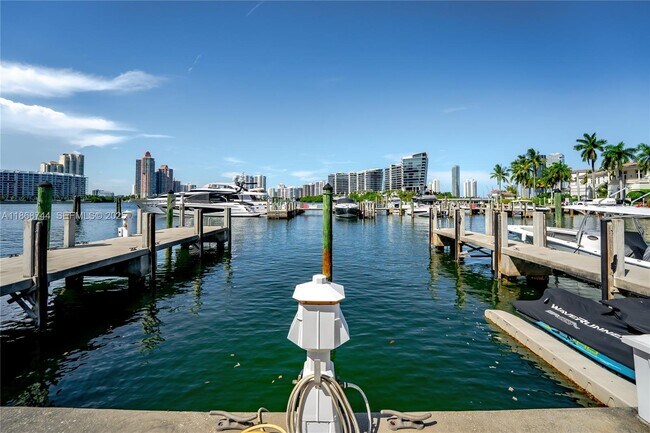 Building Photo - 3916 Island Estates Dr