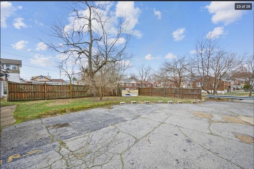 Building Photo - 2835 Hampton Ave