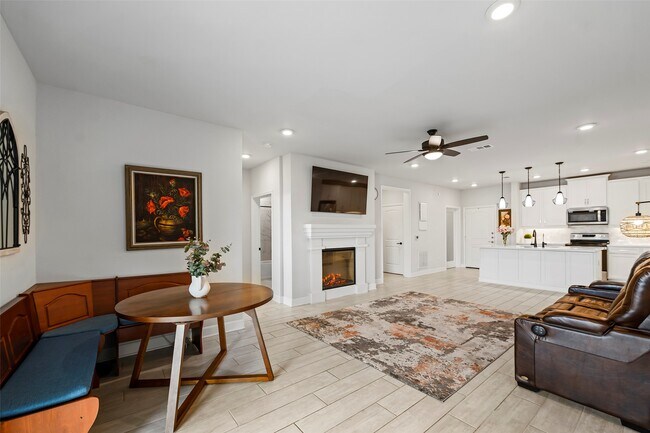 Building Photo - 6804 Westview Dr