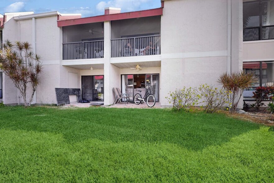 Building Photo - 1801 Gulf Dr N