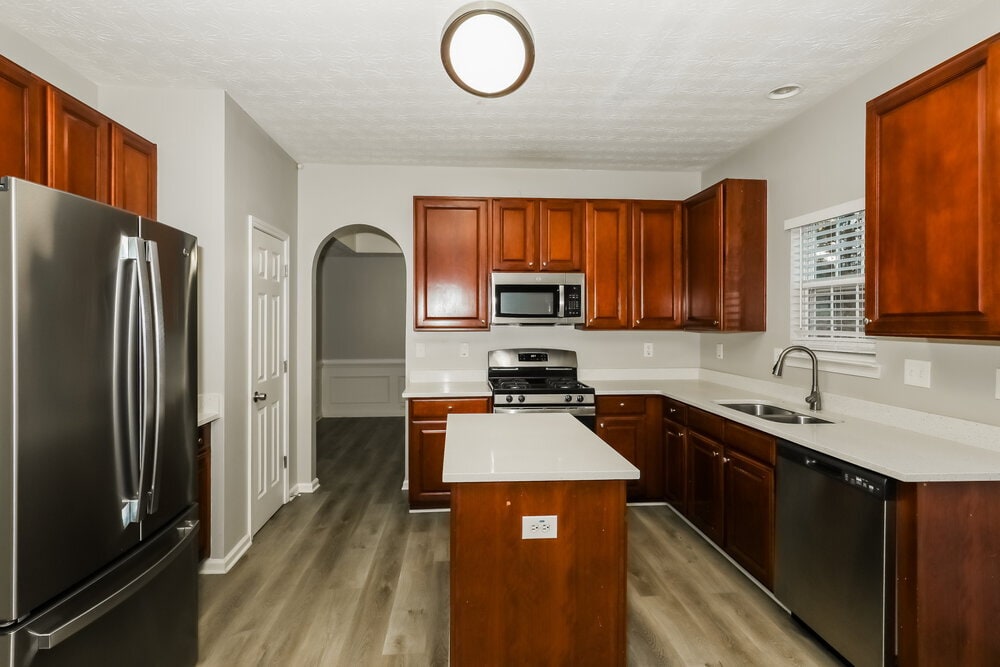 Building Photo - 135 Greenland Dr