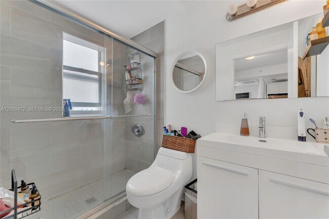 Building Photo - 1542 Drexel Ave