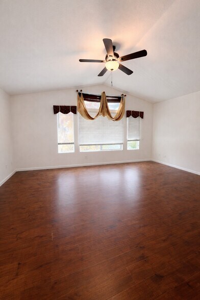 Building Photo - 632 Fisher Cir