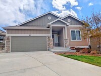 Building Photo - 5 Bedroom Three Bathroom Single Family Home in Monument