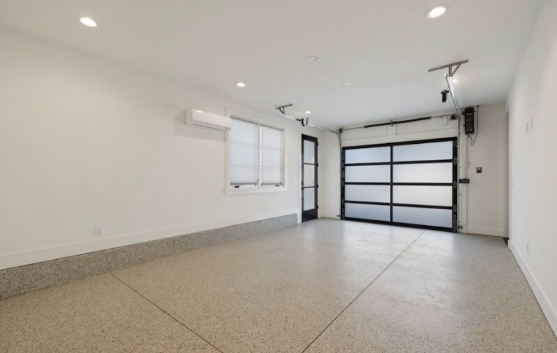 Building Photo - 1330 Columbia Ave