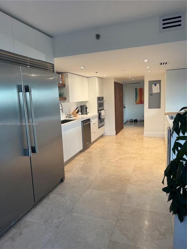 Building Photo - 11113 Biscayne Blvd