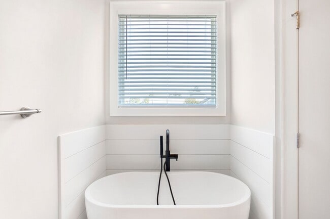 Building Photo - East Of Main - Downtown Alpharetta