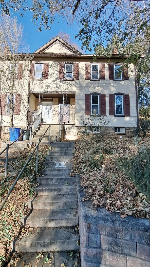 Building Photo - 3 Bed / 1 Bath Single Family Home