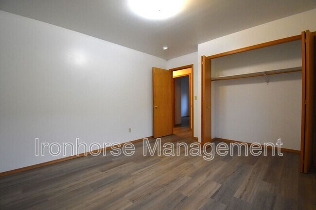 Building Photo - 9 Michael Grove Ave