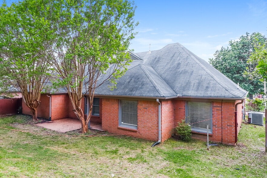 Building Photo - 482 Sanga Cir W