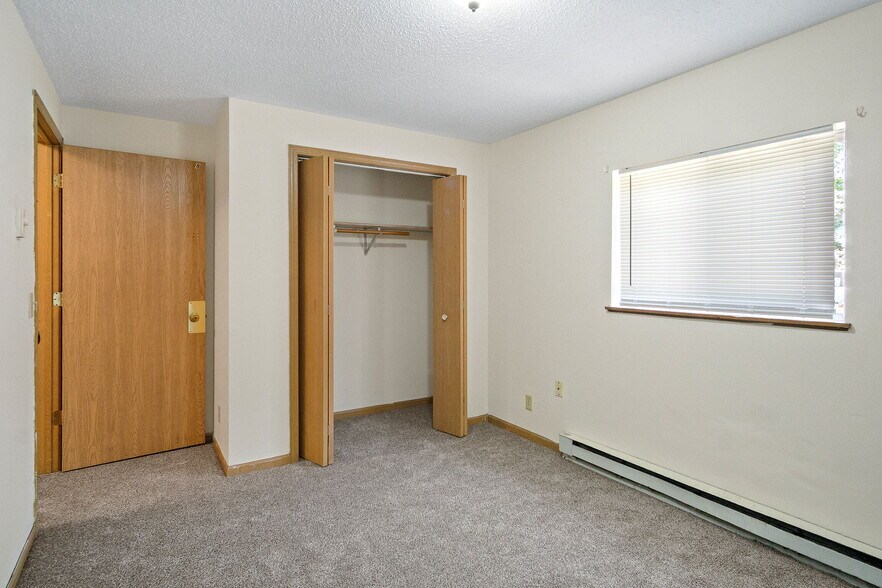 Building Photo - 1321 2nd St W