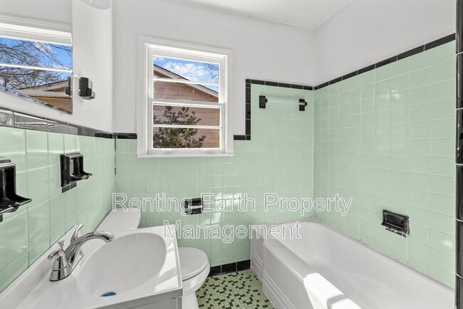 Building Photo - 8025 1st Ave S