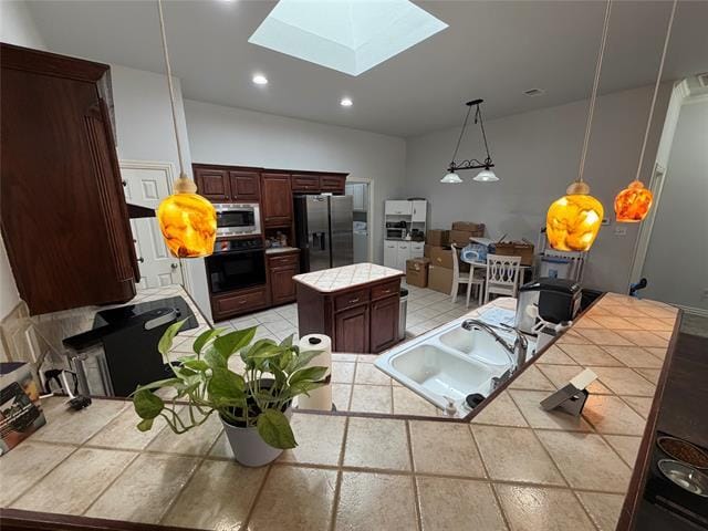 Building Photo - 703 Chandler Ct