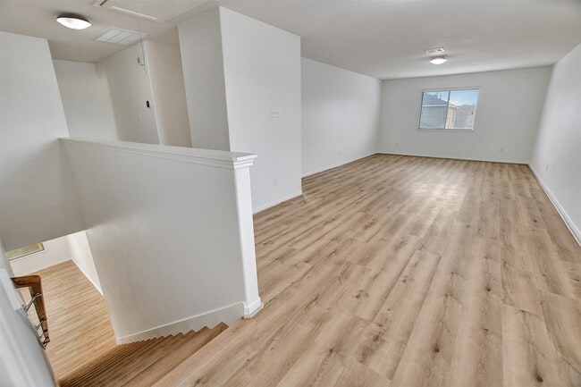 Building Photo - 4423 Garden Ridge Ct