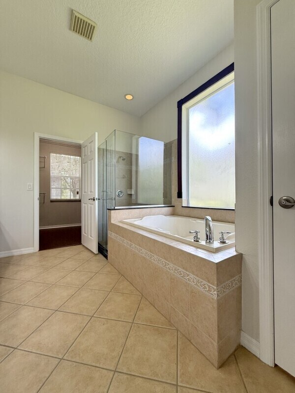 Building Photo - 15224 Kestrelrise Dr