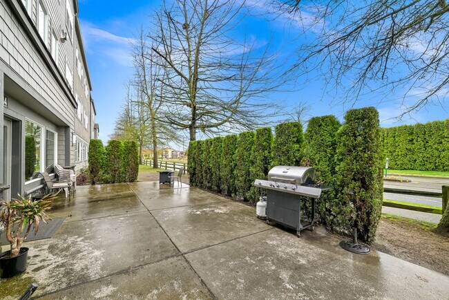 Building Photo - 1 Bedroom Condo located in Lynden Washington